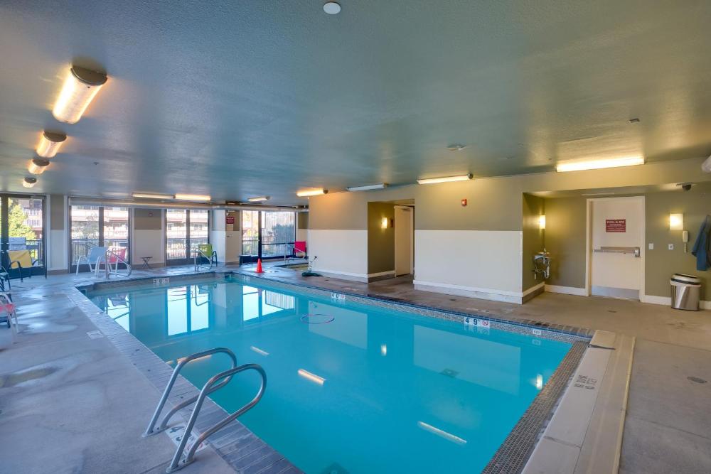 Resort-Style Condo with Lake Chelan and Mtn Views